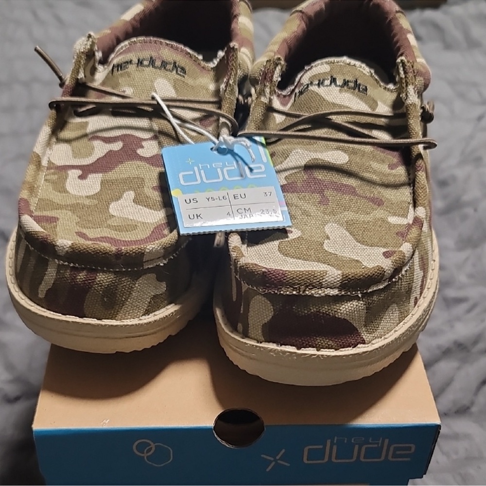 Hey Dude Wally Youth Shoes,
Y5/L6/Eu37